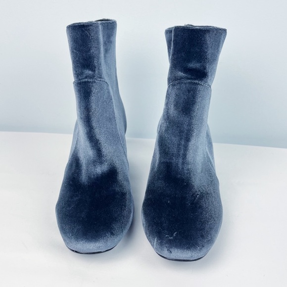 Urban Outfitters Harlow Blue Velvet O-Ring Heeled Ankle Boot Size 10 - Picture 3 of 13